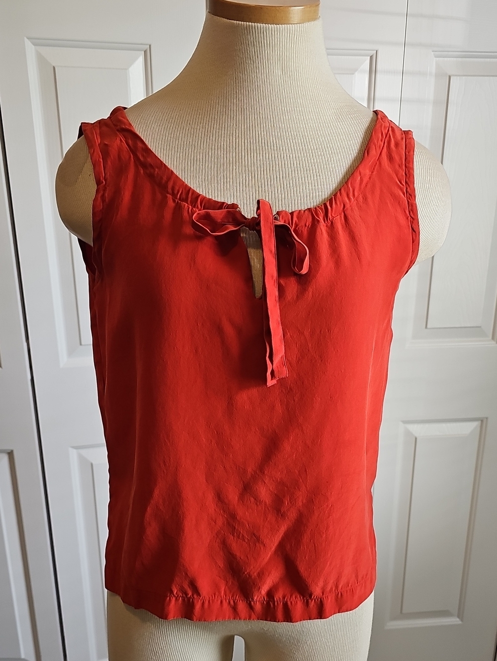 Kikit Maurice Sasson Women's Red Silk Tie-Neck Sleeveless Top. Small